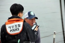 술 마시고 비틀비틀 도항선 선장 적발
