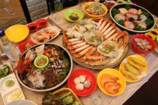 속초 대포항 맛집 ‘팔팔회센타’ 대게가 유명한 횟집으로 새우 어선으로 4계절 내내 새우가 맛볼수 있어