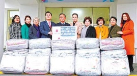 하나님의 교회 어려운 이웃에 이불 기탁