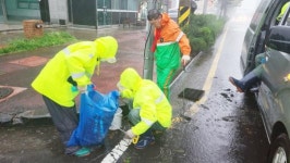 노형동자율방재단 도로변 집수구 정비