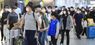 추캉스 제주 관광지마다 들썩..거리두기는 느슨