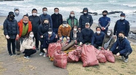 제주환경회복포럼 삼양해수욕장 정화활동