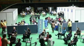 제주 고령자 백신 접종..코로나19 해방감 행복