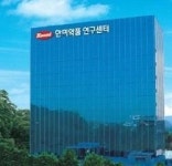 한미약품 임성기 회장 10년간 공격적 R&D투자  빛보다