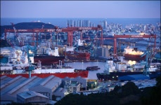 외신 암담한 울산 현대타운, 다음은 현대자동차