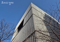 아모레퍼시픽 장중 폭등 속...화장품주 동반 급등