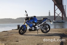 BMW모토라드, 경량 바이크 G310 R 출시… 가격은 629만원