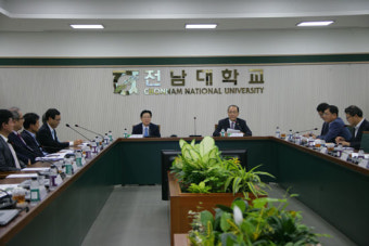 황우여 교육부총리, 전남대 방문 '지역대학 총장 간담회'