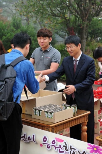 김응권 우석대 총장, 간식이벤트
