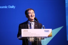 [포토] 강성모 KAIST 총장, 세계연구대학총장포럼 환영사