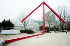 [포토] 홍익대 대표 상징물 영원한 미소