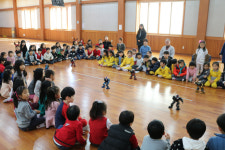 동국대 경주캠, 로봇 체험 봉사