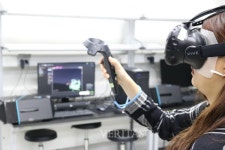 [포토] 건국대 스마트팩토리 이벤트 VR장비 체험