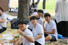 [포토] 남해해성고, 즐거운 점심시간 삼겹살 파티