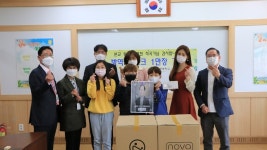 노래하는 후배사랑꾼, 모교 동인초에 마스크 기증