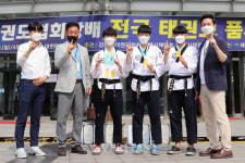 우석대 대한태권도협회장배 전국품새대회 금2