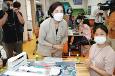 전남교육청 유은혜 부총리, 전남형 그린스마트미래학교 추진 격려