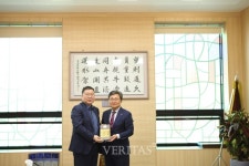 코드팜 김정보 대표 동명대에 1억원 상당 클라우드 컴퓨팅 인프라 서버 기증