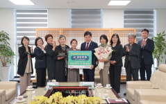 전남대 여성용봉회  모교 발전기금 1000만원 기부