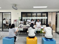 [포토]신성여고 도서관 세계 책의 날 행사 진행