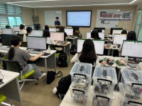 [포토] 마산무학여고 2학년부 데이터 과학으로 미래 예측하기 캠프 개최