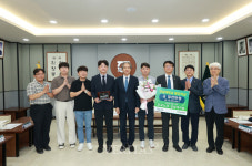 전국국공립대 조교노동조합 전남대지회 전남대에 발전기금 1000만원 기탁