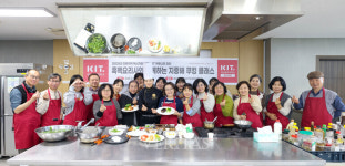 대학 문턱을 낮추다...경남정보대, 부산시민 대상 커뮤니티 강좌 성료