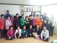 김종담 전북도의원, 시영아파트 경로당 감사패 받아