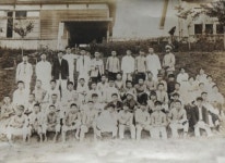 170. 무서운 카메라 앞에서 폼을 잡다.
