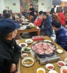 한우암소생구이, 어르신 초청 중식 대접