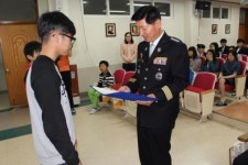 군산소방서, 생명 구한 중학생 4명에 표창 수여