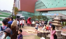 군산근대역사박물관 북적…관광산업 새바람
