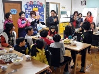 진북동 통장협의회, 스마일지역아동센터에 김밥 제공