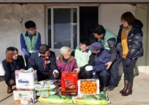 무주우체국 봉사단, 소외계층 찾아 온정배달