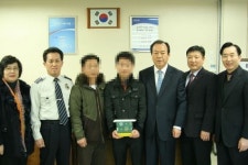 군산서, 대학 합격 탈북 청소년 장학금 전달