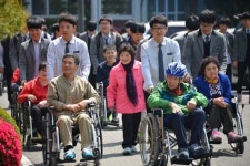 동암고 학생들, 장애인과 봄나들이