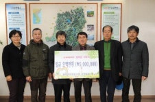 완주한우협동조합, 인재육성재단에 장학금