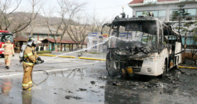 효자공원묘지서 차량화재 발생