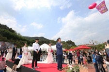 완주 구이 모악산서 사랑에 흠뻑 젖다