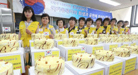 전주 완산 해바라기봉사단 보훈가족 37가정에 감사케이크 전달