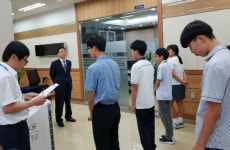 전북은행 부안지점 관내 중.고생 14명에게 장학금 전달