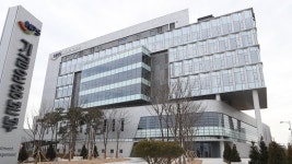 한국 제3금융지대 돈줄을 쥐어라!