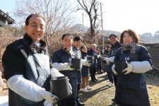 전주시자원봉사센터, 시무식 대신 사랑의 연탄 나눔활동