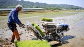 장수군 영농철 맞아 농기계임대 서비스 확대