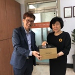 전주푸른청소년쉼터, 전라북도노인보호전문기관에 케이크 전달