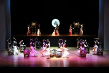 전통춤의 백미를 담은 아홉빛깔의 아름다운 화폭