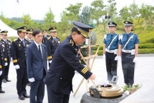 전북경찰청, 현충일 앞두고 임실 호국원서 참배