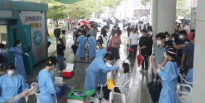 군산보건소 선별진료소 인파...전북 37 38번째 군산 발생
