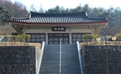 8월의 우리고장 현충시설 - 소충사