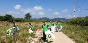 집중호우로 얼룩진 고창천, 고창군 관내 9개 봉사단체 팔 걷어붙여